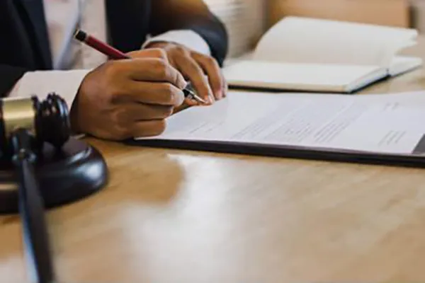 حل اختلافات در دعاوی قراردادهای مشارکت در ساخت چگونه انجام می‌شود؟